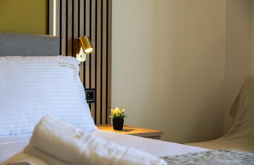 Agios Dimitrios Apartment | Mayom Luxury Studios