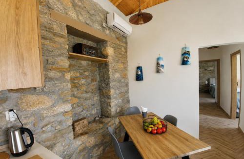 Nea Styra Villa | Villa Rokanes Glass Stone with Pool