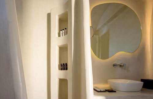 Akrotiri Villa | Splendid Santorini Villa Villa Vista 3 Bedrooms Private Pool & Spa Bath