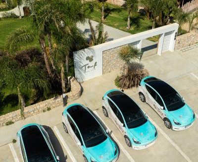 Tingaki Hotel | TAF Beach Villas with TESLA