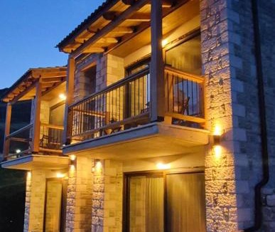 Karpenisi Apartment | Stone Loft Suite