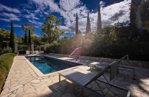 Katakali Villa | Corinthian Blue Retreat