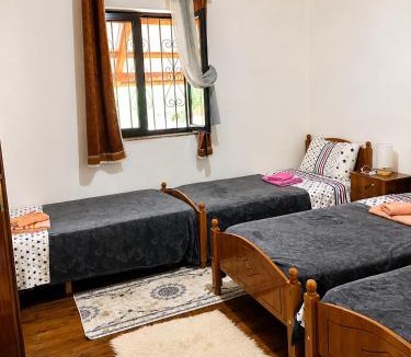 Shale House | Guesthouse Freskia