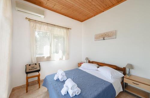Pyrgos Apartment | To Pournari Beachside Garden House - Happy Rentals