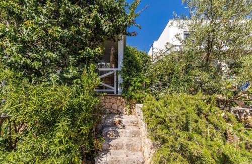 Dhermi House | Holiday Villa Patio & Free Parking by PikHost