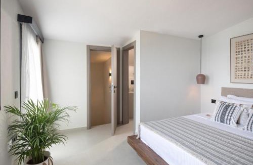 Psakoudia House | Strovilla Astraea Beachfront Villas with Private Pool