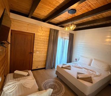 Theth House | Bujtina streha e bjeshkeve