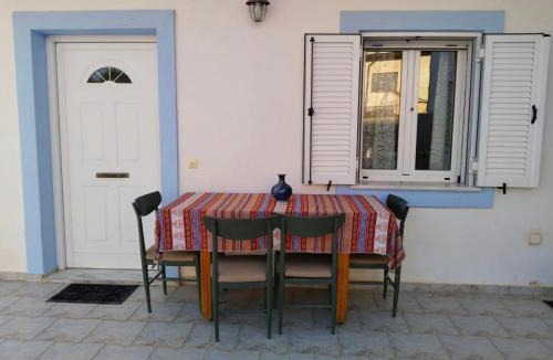 Steni Dirfyos Apartment | Christos House