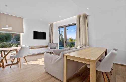 Corinth Hotel | Saronia Estate