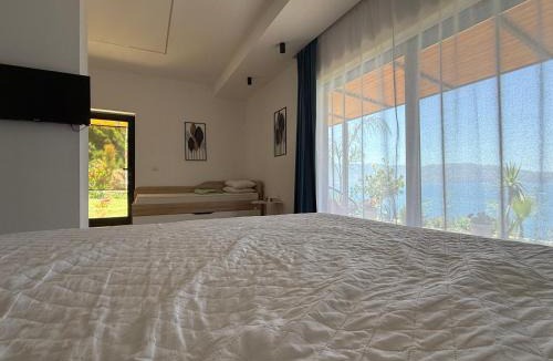 Orikum Ski Chalet | Sebi's Chalet with Sea View