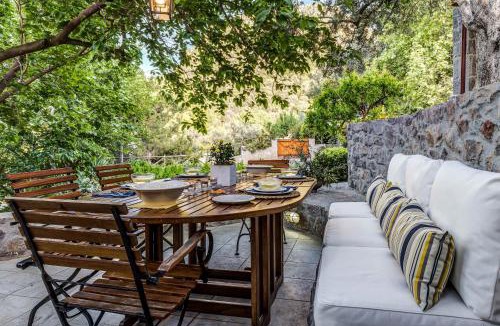 Melissopetra Villa | Epidavros Villas - Rodia Garden Retreat