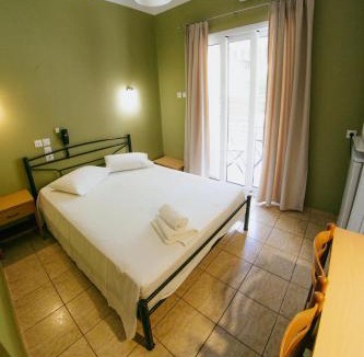 Kamena Vourla Hotel | Anna Christina