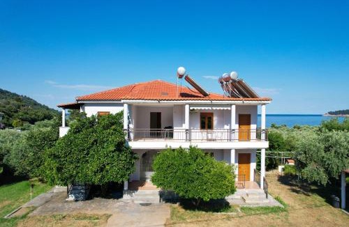 Koinira Hotel | Athina Villa