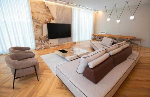Mjull-Bathore Villa | Hilltop Villa Tirana Private Pool & Views