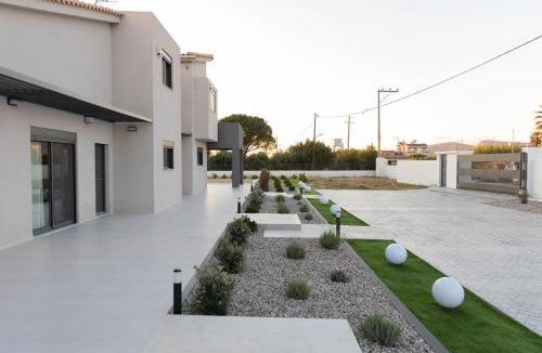 Lakopetra Villa | Forestbreeze