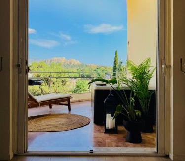 Kerameikos Apartment | Artful Parthenon View