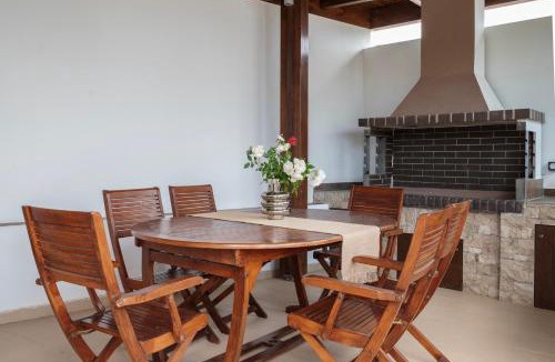 Petaloudes Apartment | Hilltop Apartment in Monte Smith Rhodes