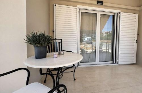 Marathopoli Apartment | Dioni's Haven - Sunny Retreat with Balcony