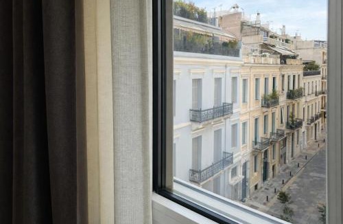 Plaka Apartment | Liberty's Canvas Elegant Plaka Retreat