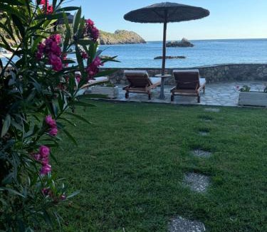 Lakones Villa | Yiannis Seafront Villa Paleokastritsa