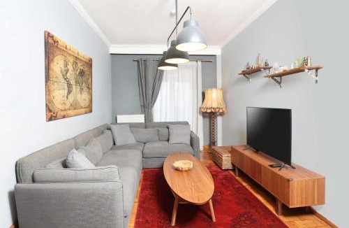 Charilaou Apartment | Urban East Comfort