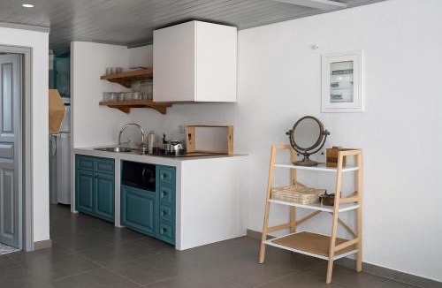 idhra Apartment | Keresbino Hydra Port House