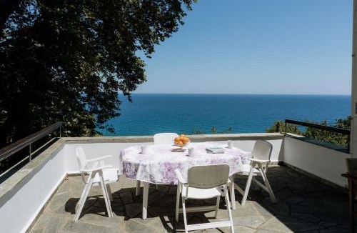 Agios Ioannis House | Villa Aggeliki- Mountain Meets the Sea
