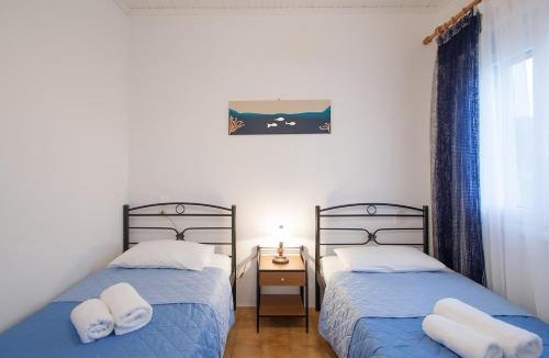 Koukounaries Apartment | Villa ALEXIS