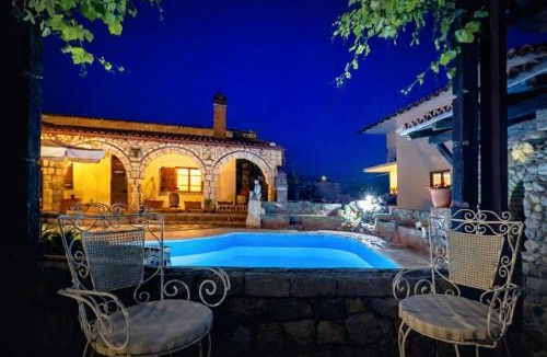 Nea Tenedhos Villa | Saltos Village House - Peaceful Poolside Retreat