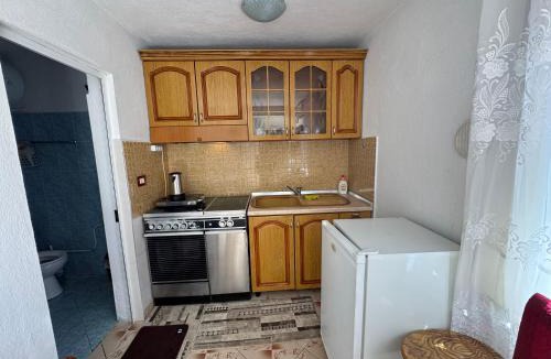 Durres House | Hillside Haven
