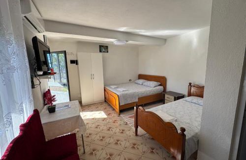 Durres House | Hillside Haven
