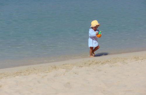 Parelia Apartment | Family friendly Apartments with a Swimming Pool on Pelekas Beach