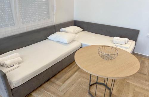 Paralia Ofryniou Apartment | Coral Boutique Apartments