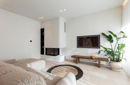 Ishem Villa | Vila Mel - Quiet Luxury & Smart Home Villa at San Pietro Premium Zone