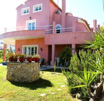 Corfu Town Villa | Private Villa AKOBARA, 2km from city center