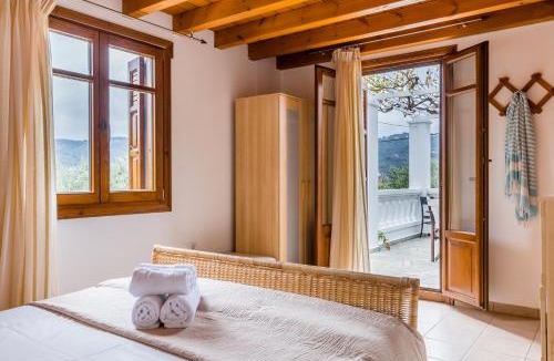 Skopelos Town Villa | Μeropi & Natalia Villas