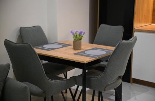 Kamez Apartment | The Minimalist Escape
