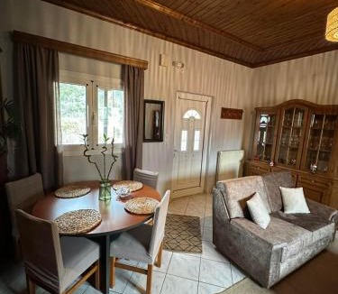 Konitsa Apartment | House by the Mountain