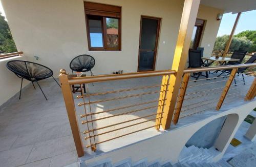 Nea Iraklia House | Villa Anastasia 1ος Όροφος Εξοχικής Παραθαλάσσιας Κατοικίας Νέα Ηράκλεια Χαλκιδικής
