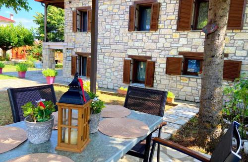 Kalivia House | Cosy lake house, μια ανάσα πριν τη λίμνη