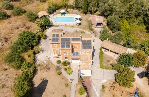 Dafnata Apartment | Villa Kamaritis, Private Suite pool view