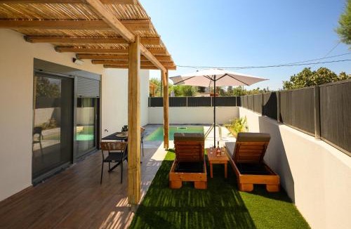 Malevizi Apartment | Tropical Suites With Private Plunge Pools