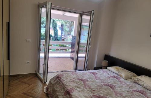 Golem Villa | Seaside Villa Calypto Garden for Family and Friends