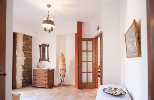 Episkopi House | Charming Country Home with Almyros Bay Panoramic Views 5 Min to Beach
