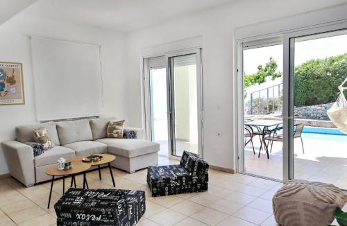 Kefalas Villa | Villa Lawton - Magnificent sea & mountain views!