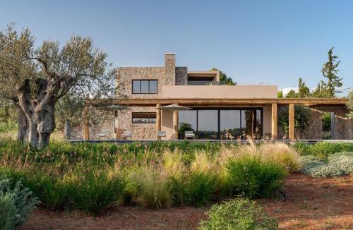 Kilada Villa | Beachfront Villa Oneiro with Sea Views