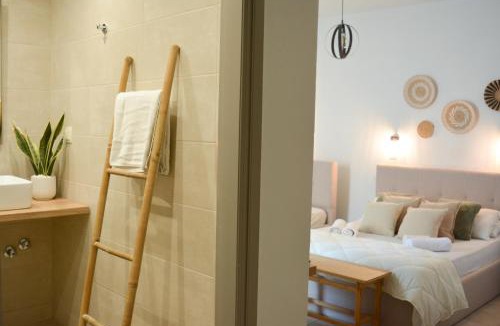 Tsoutsouros Apartment | Venetia