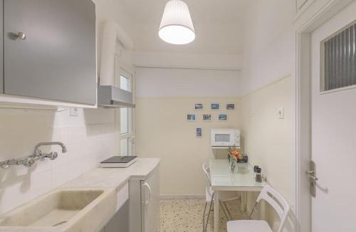 Ilisia Apartment | Central Cosy quite 28sm 5th floor balcony over garden 500m Metro Evangelismos