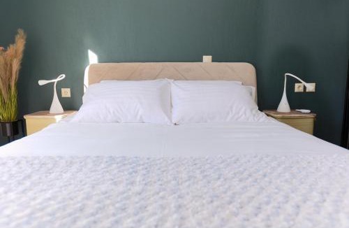 Anatoli Apartment | LĀr - the Hidden Gem