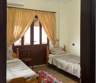 Mbrostar-Urë Villa | Kështjella Myftari